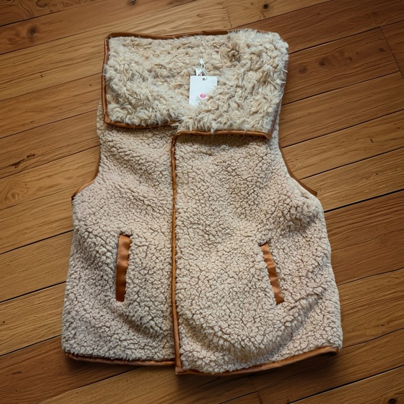 Wanna This Womens M Tan Asymmetric 2 Pocket So Soft Wooly Furry Satin Trim Vest - Picture 4 of 14